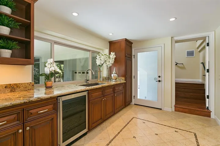 742 Arden Drive, Encinitas, California 92024