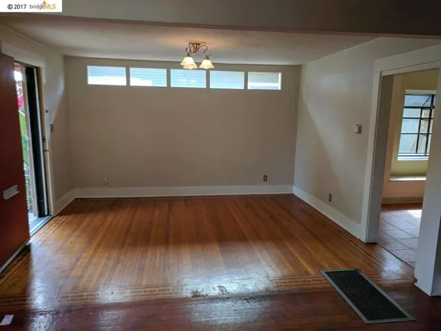3221 Lorenzo Ave, Oakland, California 94619