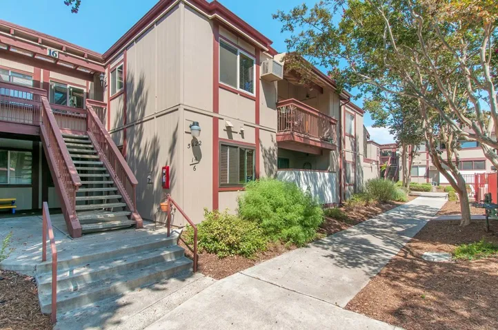 5422 Adobe Falls Rd 6, San Diego, California 92120