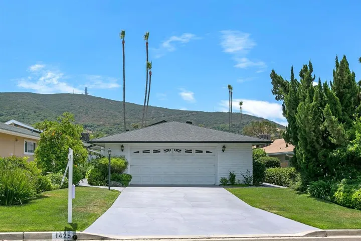 1425 La Linda Dr, San Marcos, California 92078