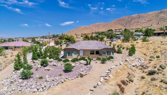 22255 Minto Court, Apple Valley, California 92308