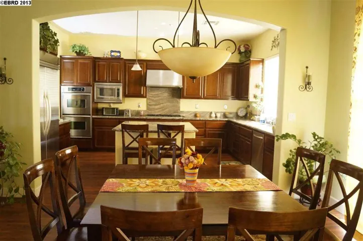 Kitchen/Dining Nook