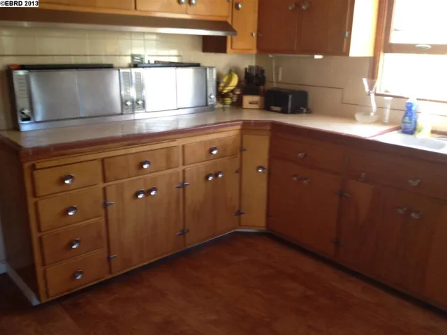 18553 Lamson, Castro Valley, California 94546-2127