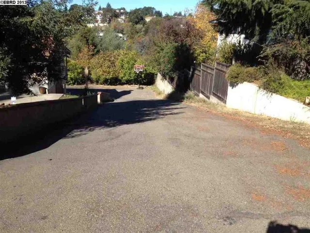18553 Lamson, Castro Valley, California 94546-2127