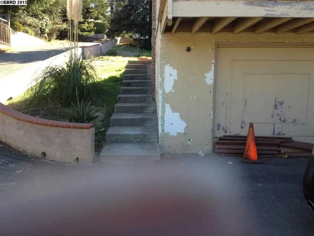 18553 Lamson, Castro Valley, California 94546-2127