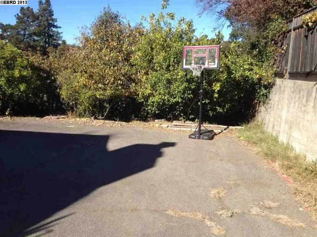 18553 Lamson, Castro Valley, California 94546-2127