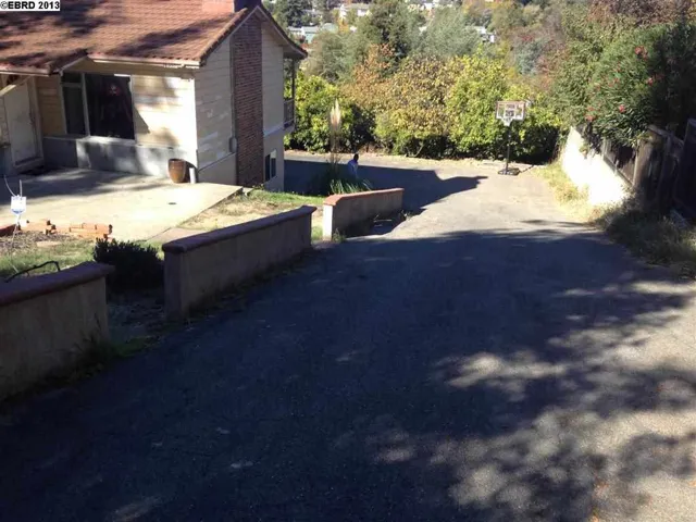 18553 Lamson, Castro Valley, California 94546-2127