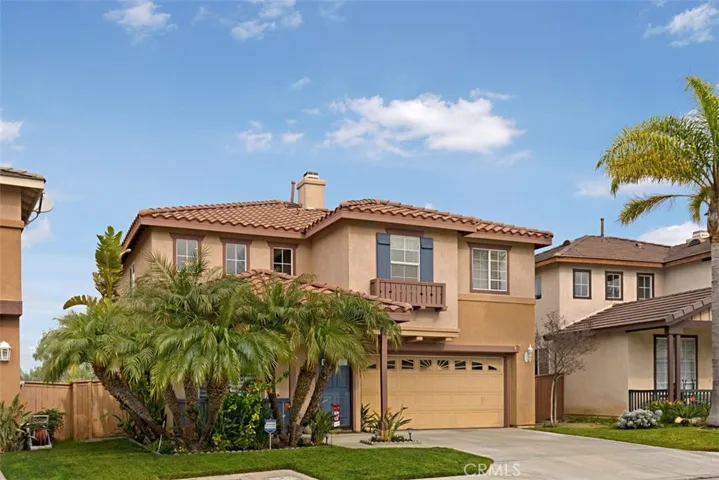 Welcome Home!!! Enjoy the Entertainers Backyard with Built-In- BBQ  and Magnificent View!