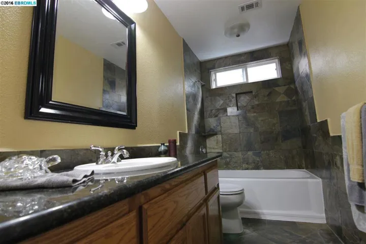 1552 Autumn Valley Way, Brentwood, California 94513