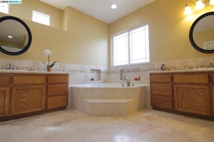 1552 Autumn Valley Way, Brentwood, California 94513