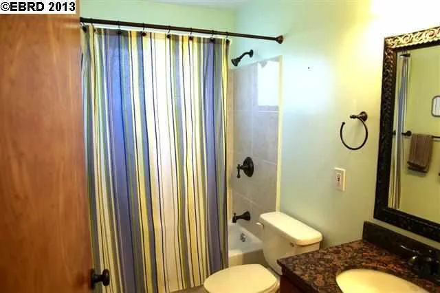 2876 Carmel St 2, Oakland, California 94602-3469