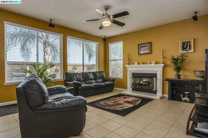 2372 Berkshire Lane, Brentwood, California 94513-5089