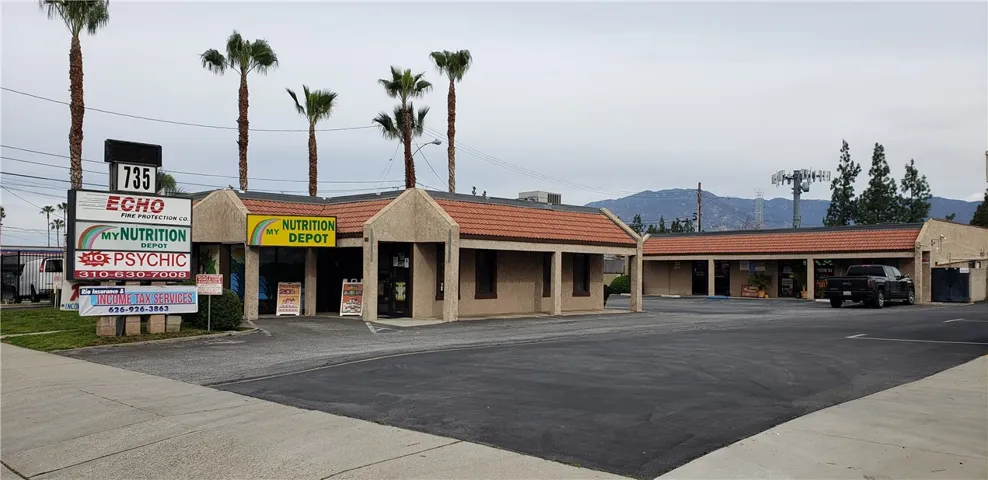 2 Free Standing Building With Large Lot