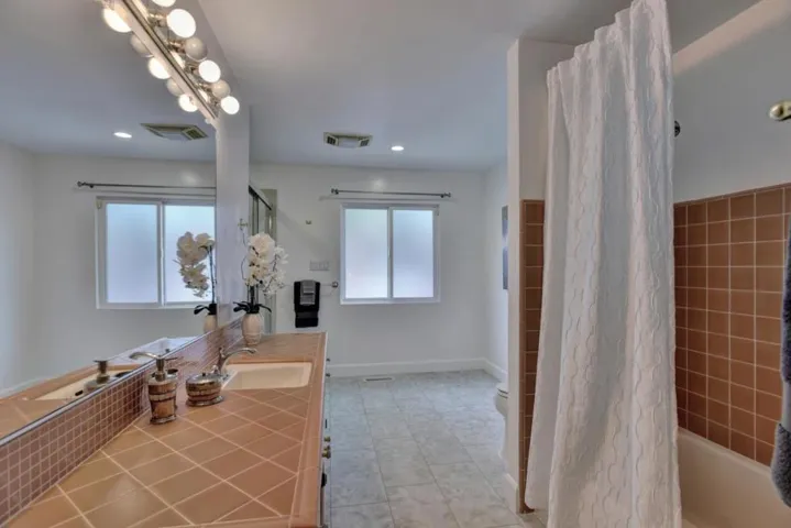 2037 Rosswood Drive 1, San Jose, California 95124