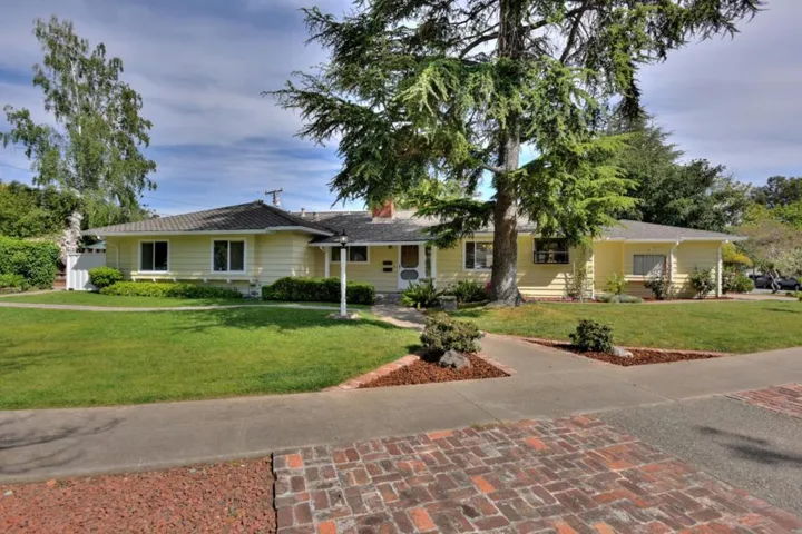 2037 Rosswood Drive 1, San Jose, California 95124