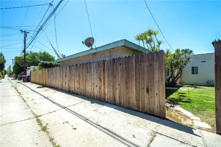 3526 Lewis Avenue, Long Beach, California 90807