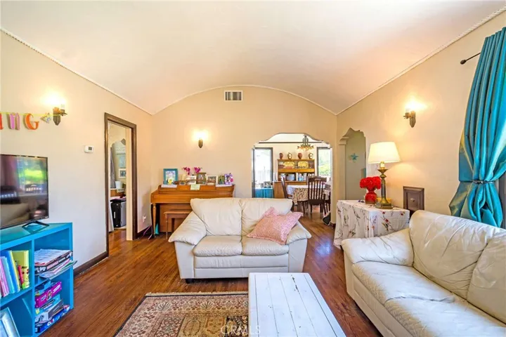 3526 Lewis Avenue, Long Beach, California 90807