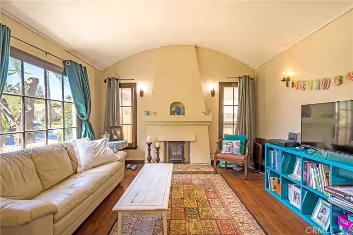 3526 Lewis Avenue, Long Beach, California 90807