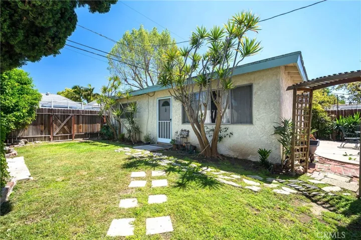 3526 Lewis Avenue, Long Beach, California 90807