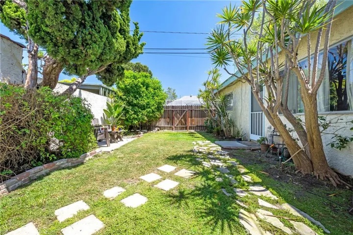 3526 Lewis Avenue, Long Beach, California 90807
