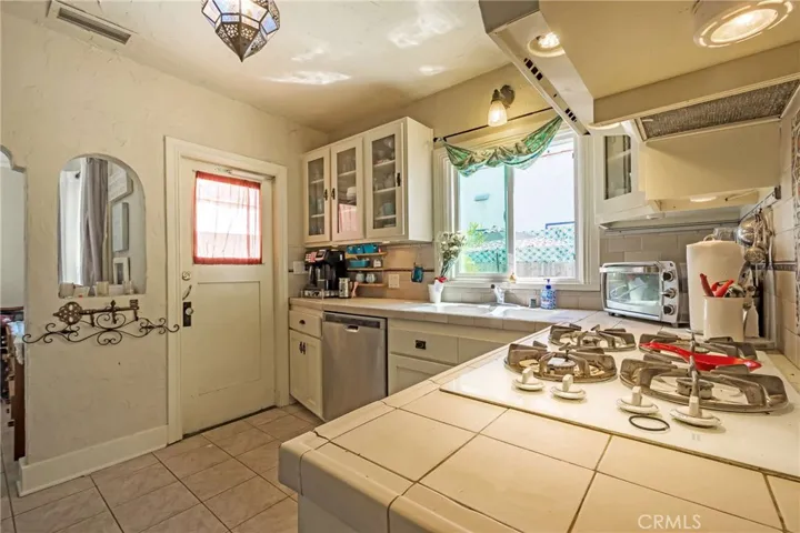 3526 Lewis Avenue, Long Beach, California 90807
