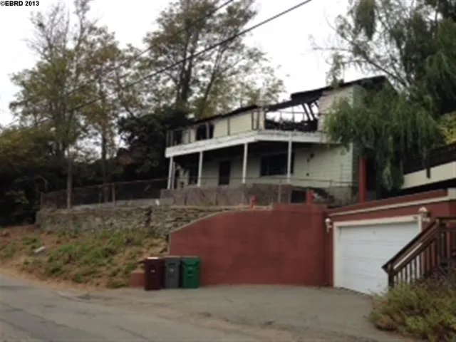 7815 Sunkist Dr, Oakland, California 94605-3048