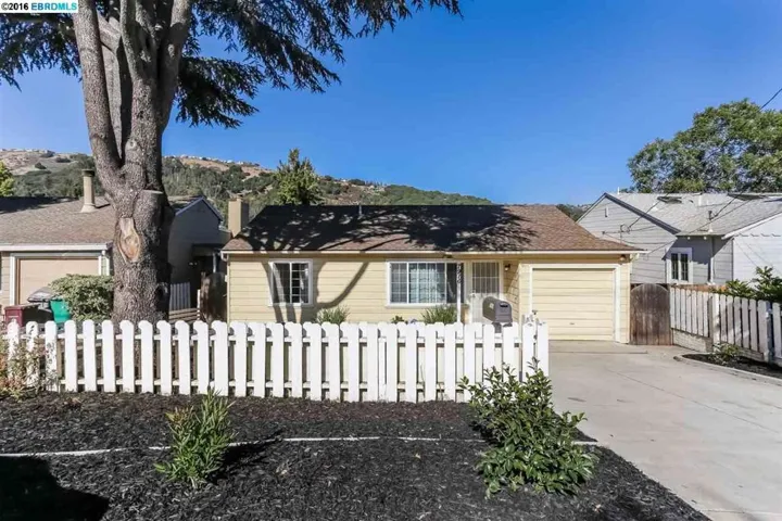 7916 Winthrope St, Oakland, California 94605