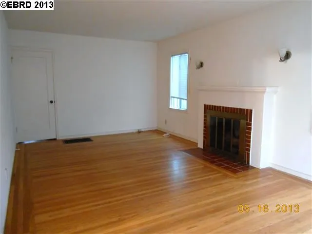 2421 80th Ave, Oakland, California 94605-3452