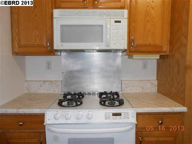 2421 80th Ave, Oakland, California 94605-3452