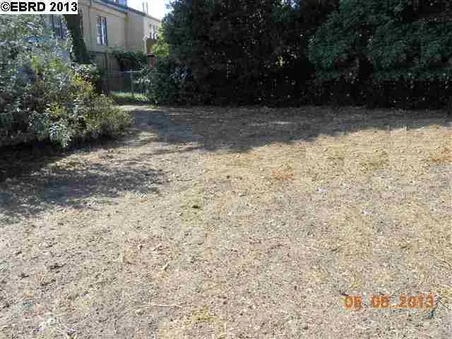 2421 80th Ave, Oakland, California 94605-3452