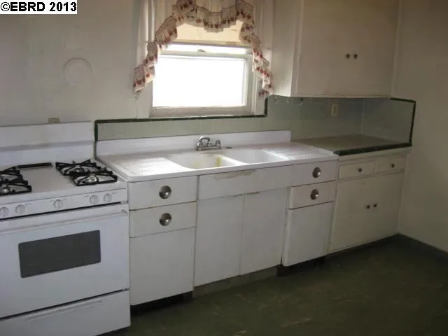 1414 G St, Antioch, California 94509-2241