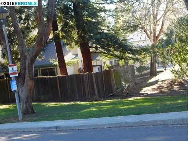 1593 London Cir, Benicia, California 94510-9999