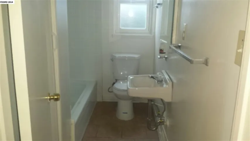 860 3rd Ave, Pinole, California 94564-2416
