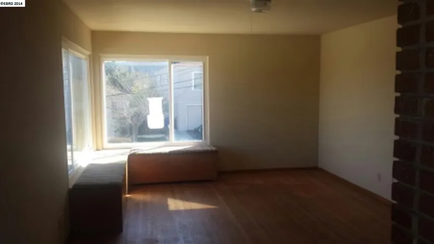 860 3rd Ave, Pinole, California 94564-2416