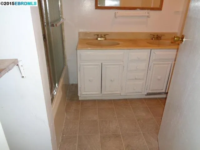 587 3rd St, Richmond, California 94801