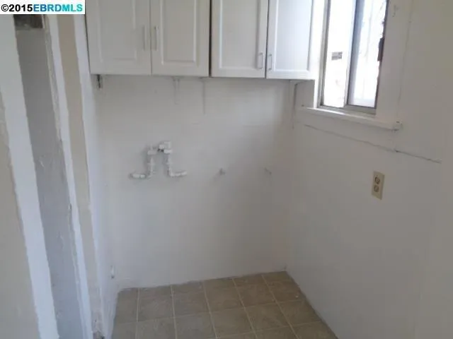 587 3rd St, Richmond, California 94801