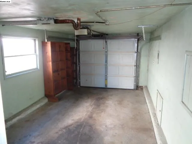 39 Grove St, Richmond, California 94804-1917
