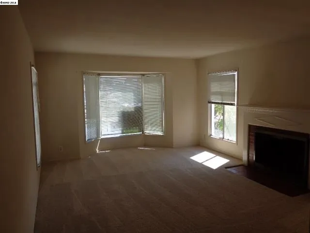 39 Grove St, Richmond, California 94804-1917