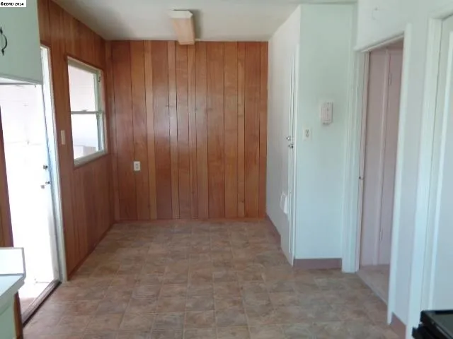 39 Grove St, Richmond, California 94804-1917