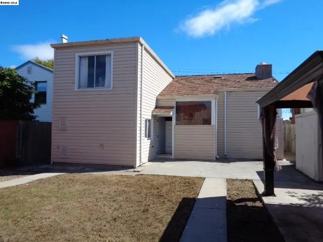 39 Grove St, Richmond, California 94804-1917