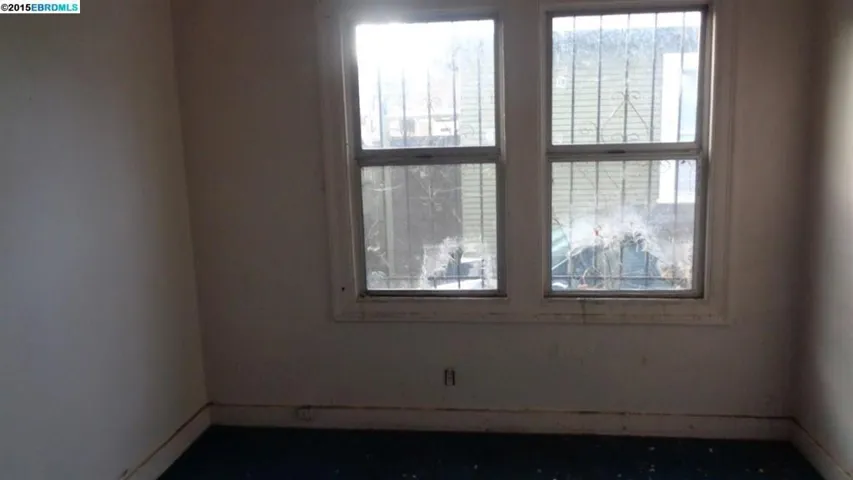 8106 Hillside Street, Oakland, California 94605-3458