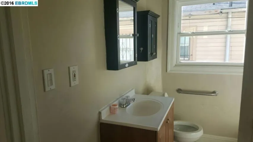 1227 95th Ave, Oakland, California 94603