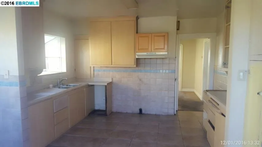 1227 95th Ave, Oakland, California 94603