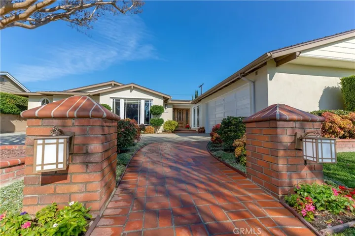 2751 Blume Drive, Rossmoor, California 90720