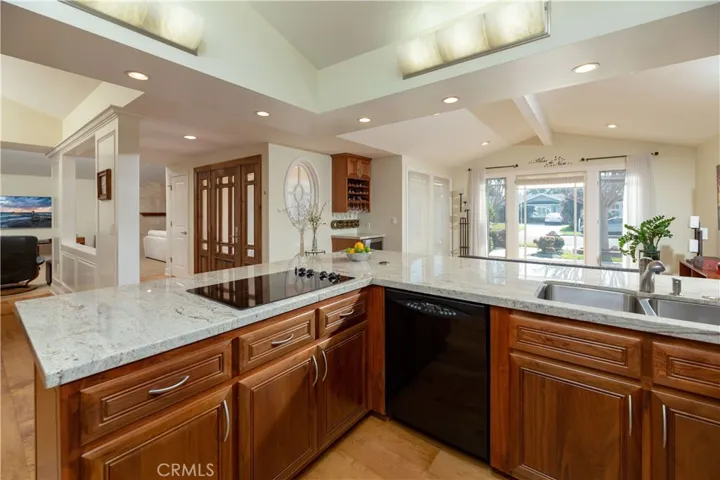 2751 Blume Drive, Rossmoor, California 90720