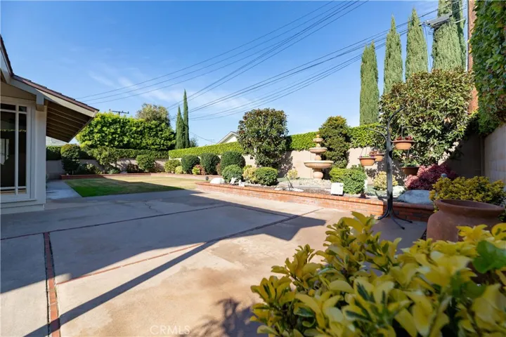 2751 Blume Drive, Rossmoor, California 90720