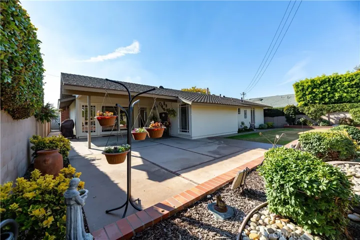 2751 Blume Drive, Rossmoor, California 90720
