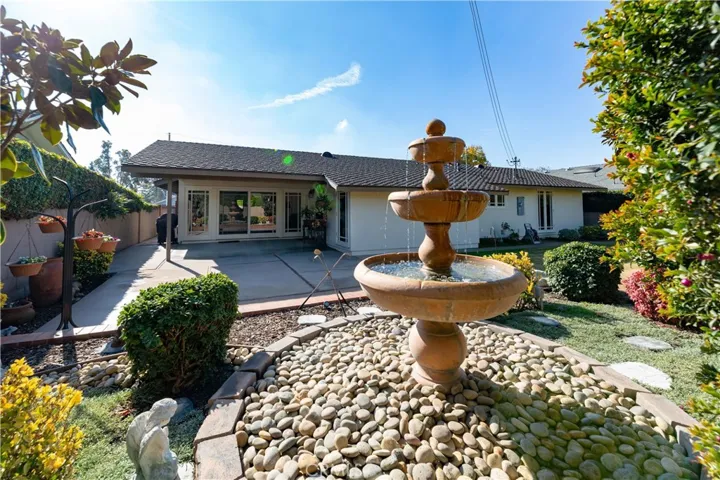 2751 Blume Drive, Rossmoor, California 90720