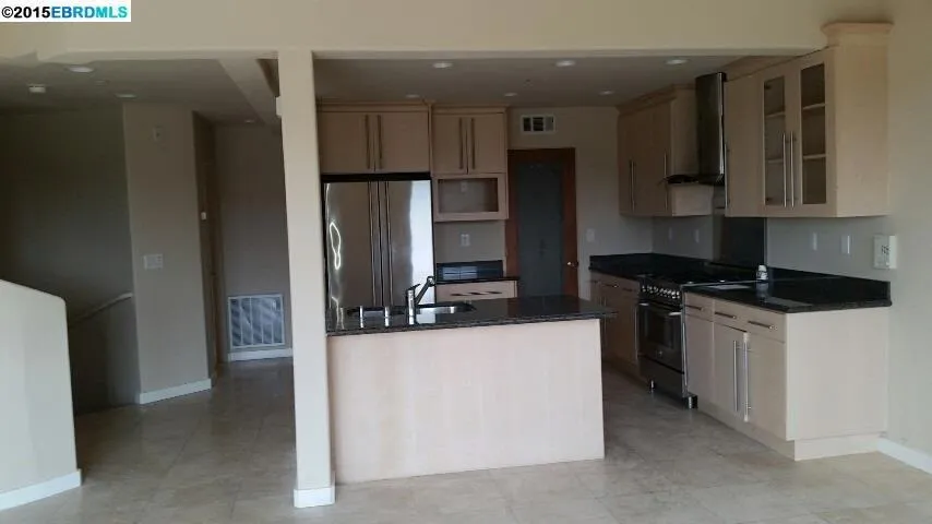 64 Siena Dr, Oakland, California 94605