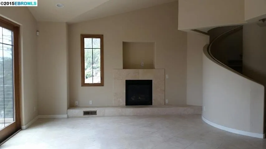 64 Siena Dr, Oakland, California 94605